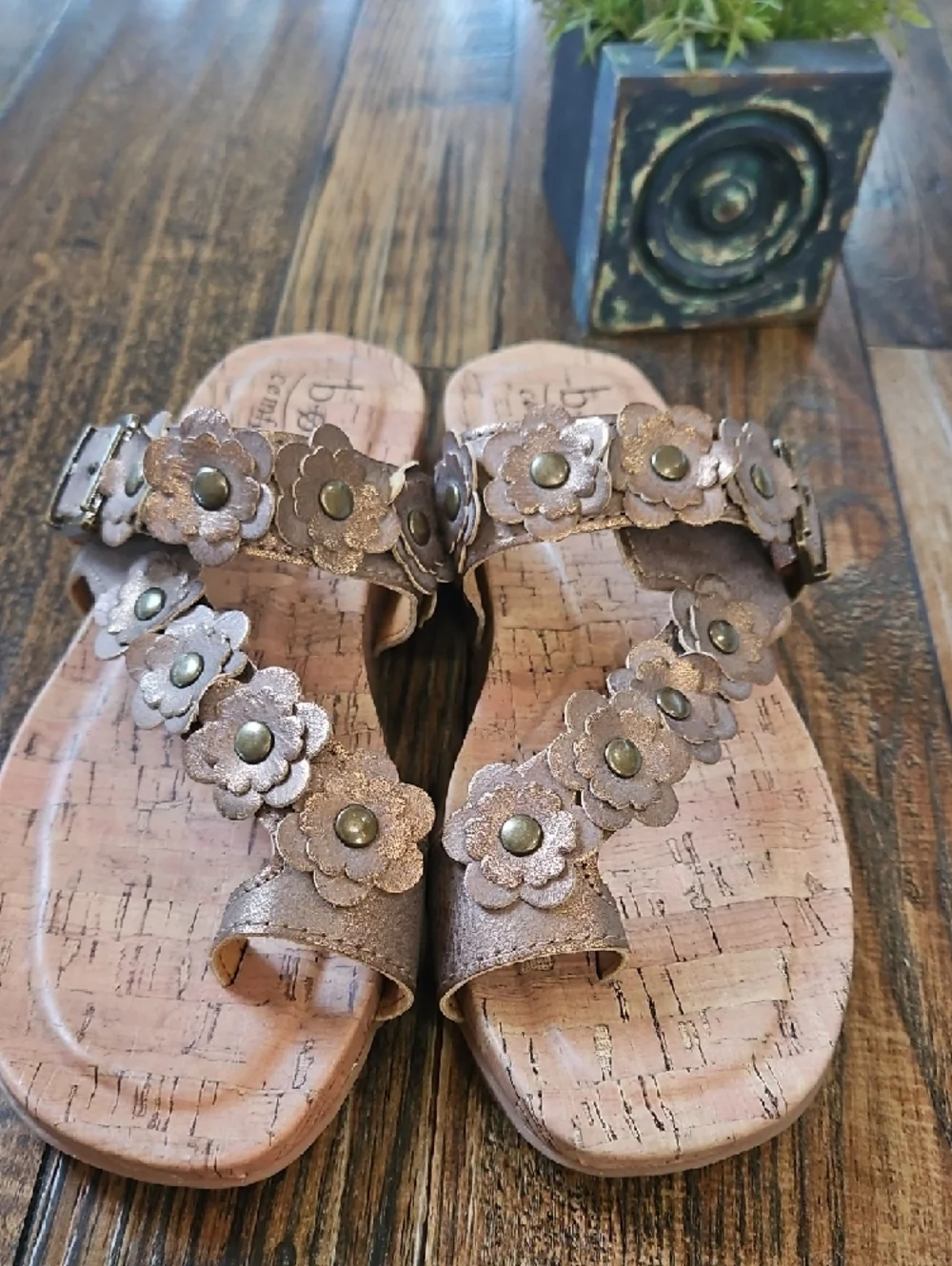 b.o.c. slide sandals